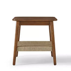 Table d'appoint de style Mid-Century de 23 pouces avec étagère tissée, table d'appoint bohème avec rangement, table de chevet pour salon, chambre, patio ou bureau